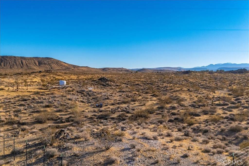 Joshua Tree, CA 92252,1465 Mason Dixon RD