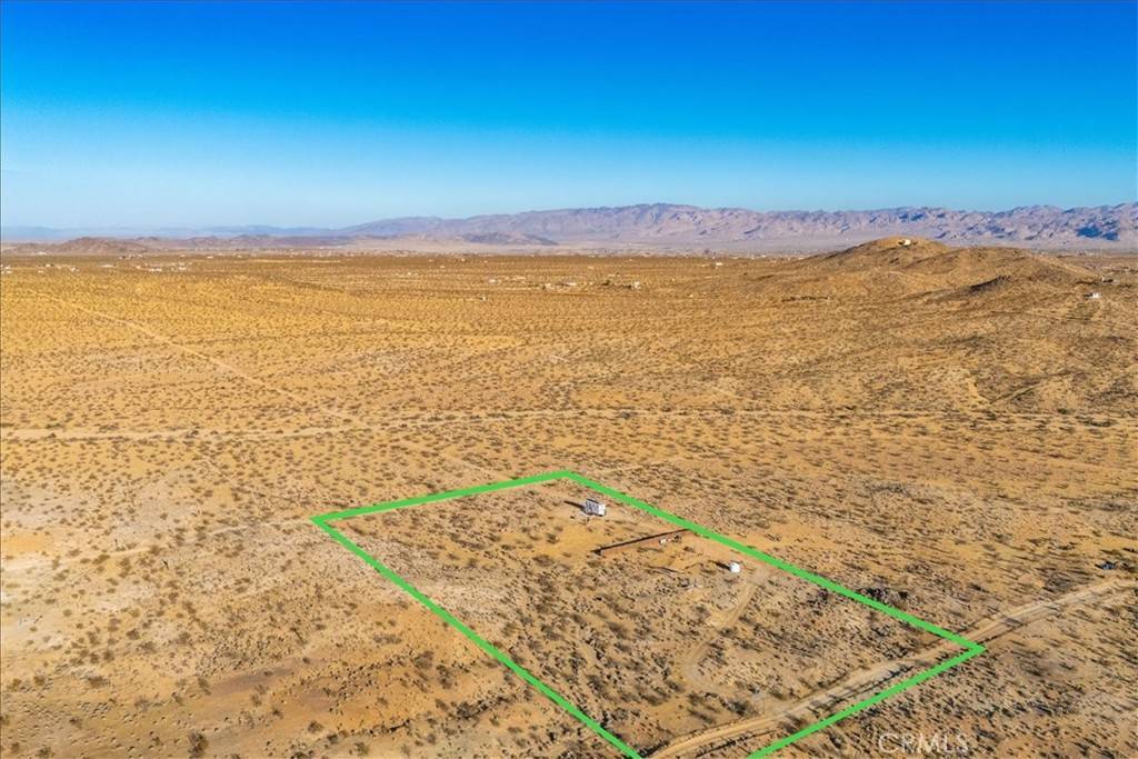 Joshua Tree, CA 92252,1465 Mason Dixon RD