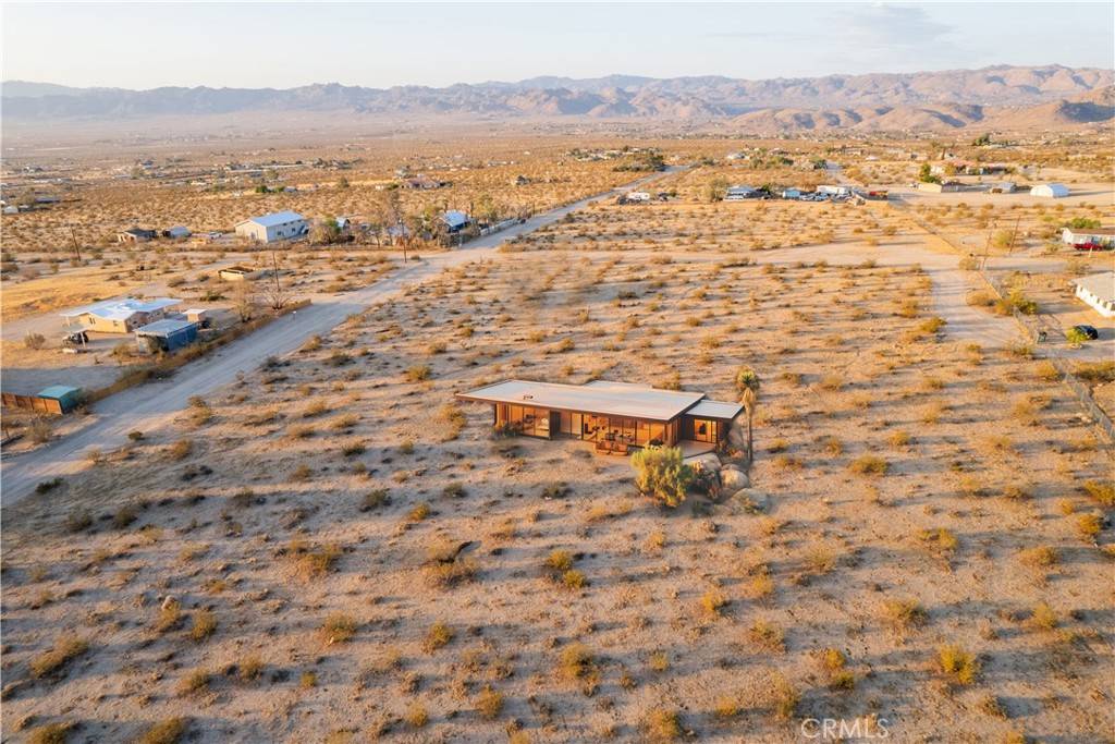 Joshua Tree, CA 92252,61800 Belmont ST