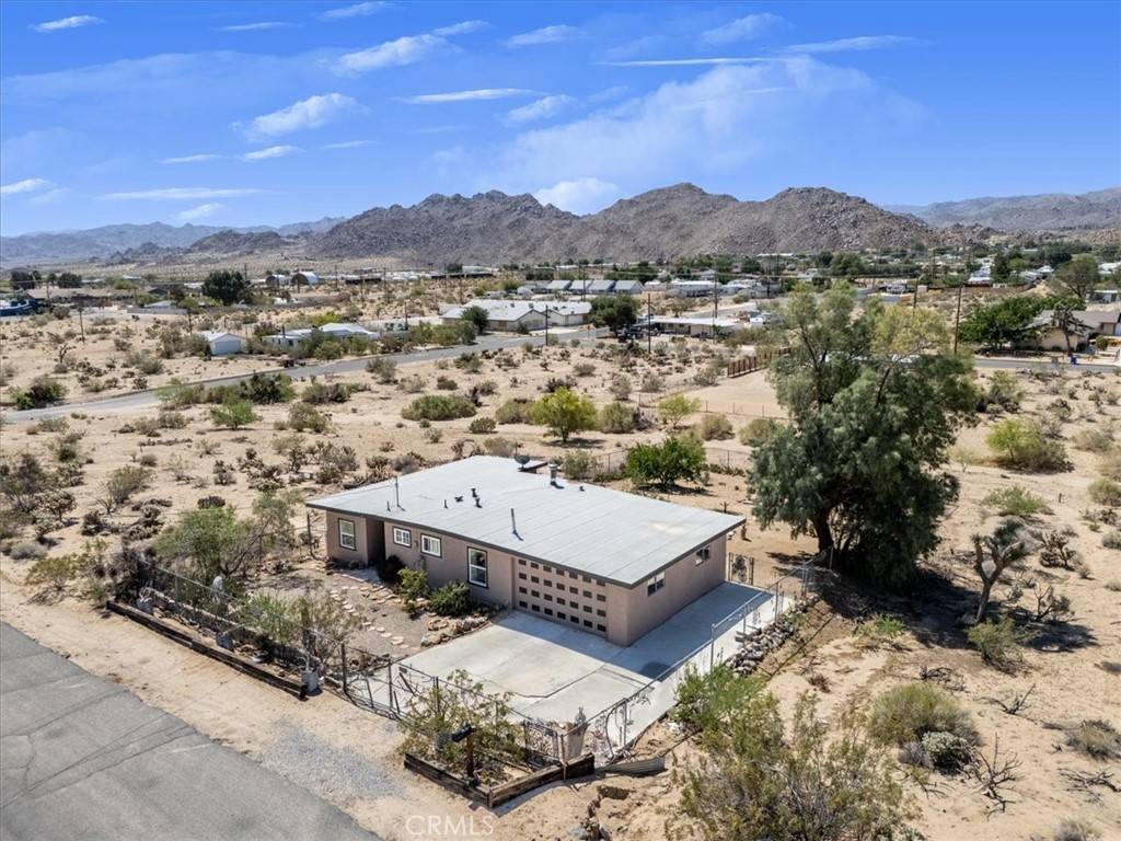 Joshua Tree, CA 92252,61961 Aster PL