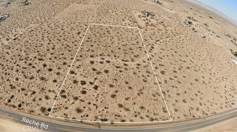 Landers, CA 92285,59520 Reche RD