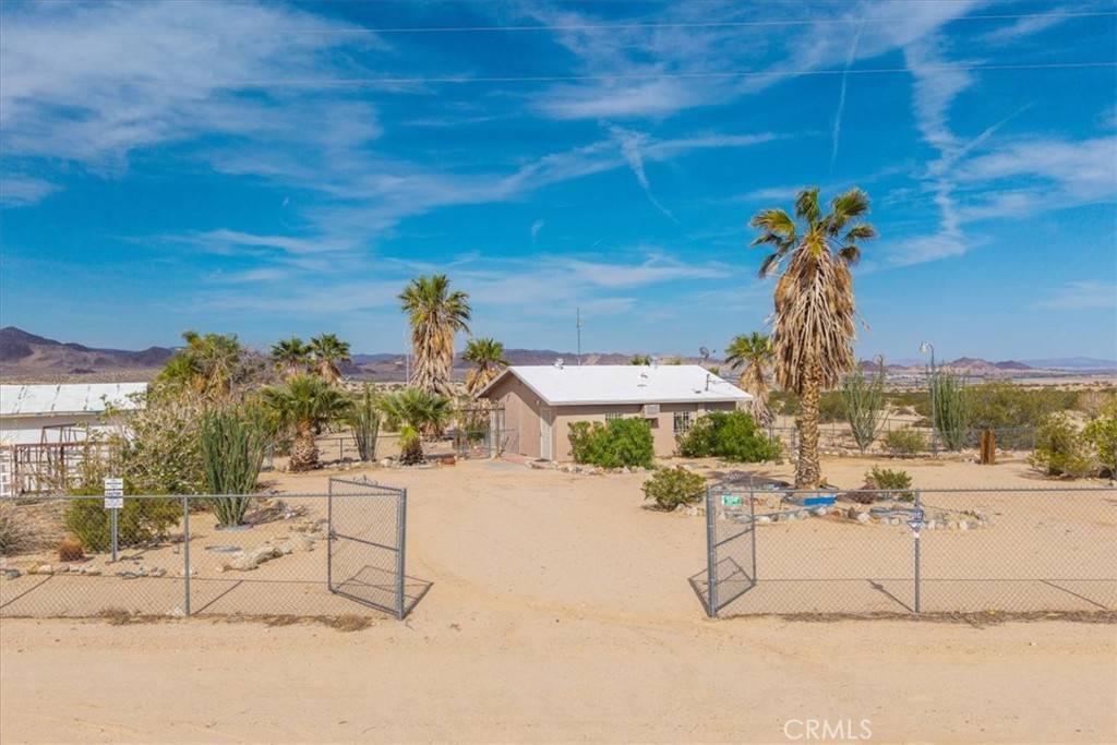 29 Palms, CA 92277,380 Mack LN