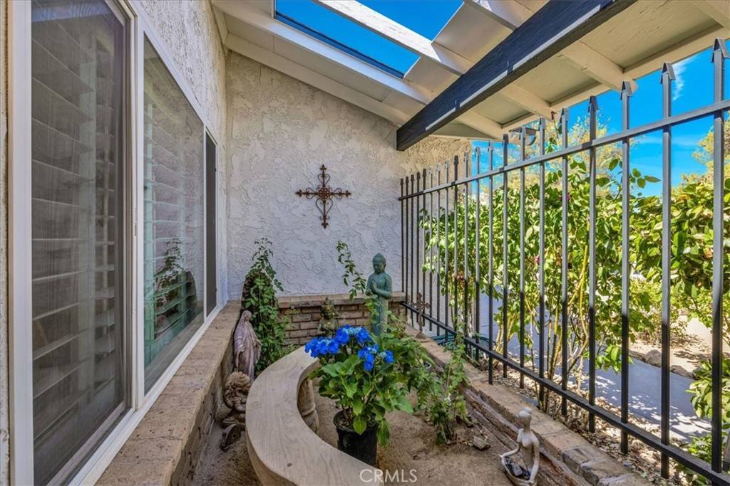 Yucca Valley, CA 92284,9124 Joshua LN