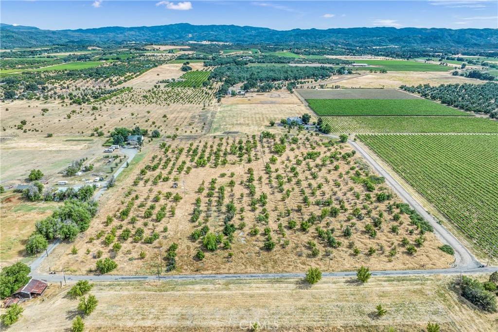 Kelseyville, CA 95451,2145 Smith LN