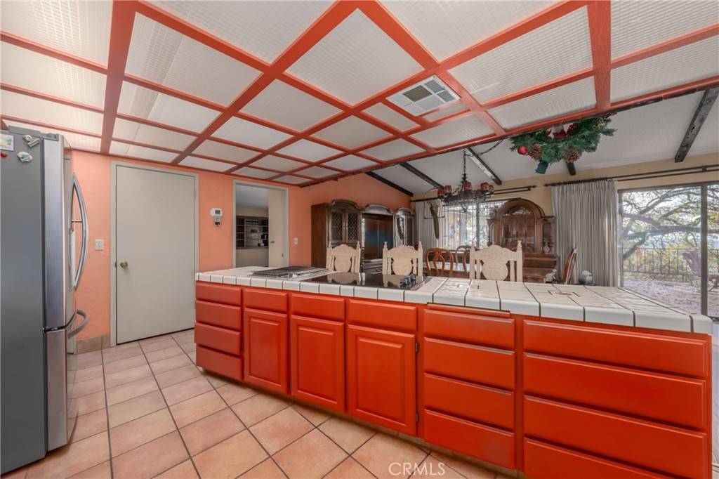 9196 Upper Lake Lucerne RD Upper Lake, CA 95485