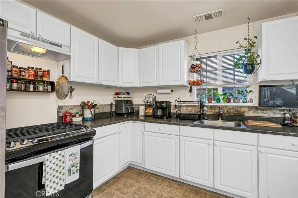 Clearlake, CA 95422,14944 Burns Valley RD