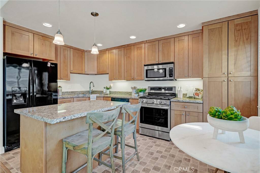 Kelseyville, CA 95451,9320 Paloos CT