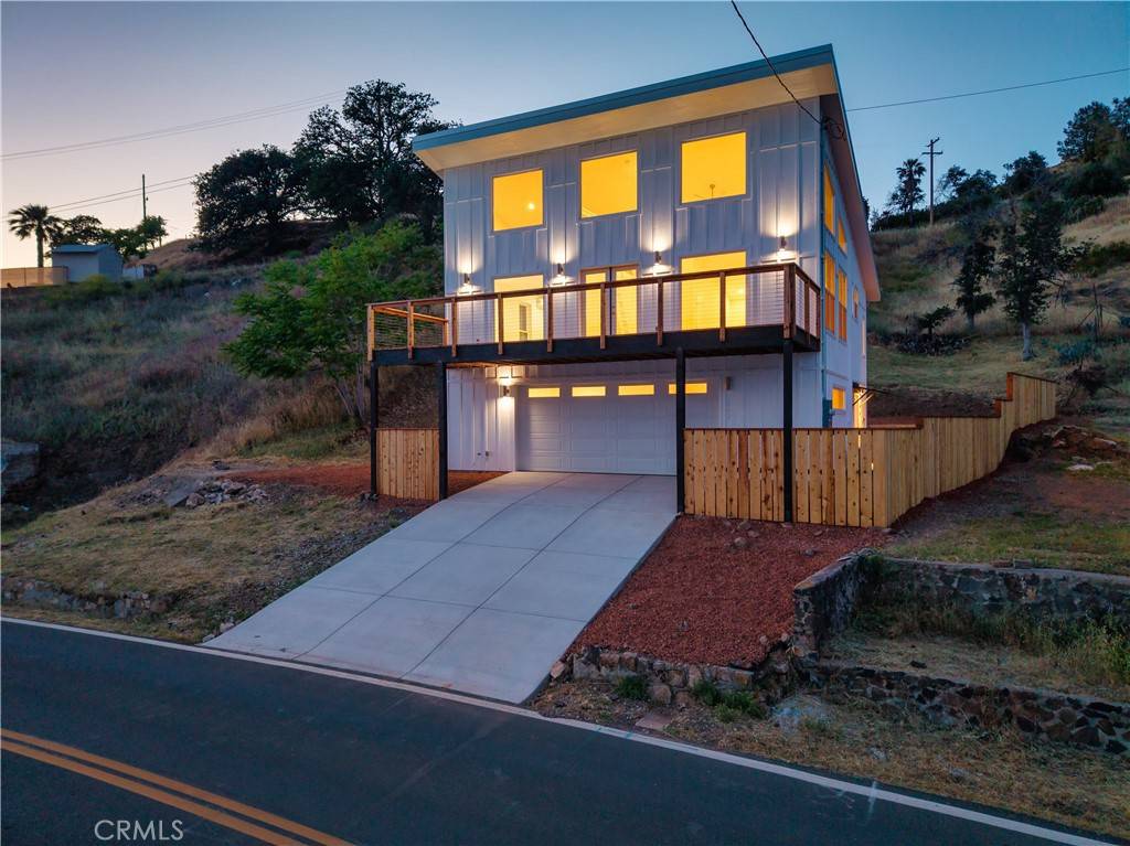 Clearlake, CA 95422,12172 Lakeshore DR