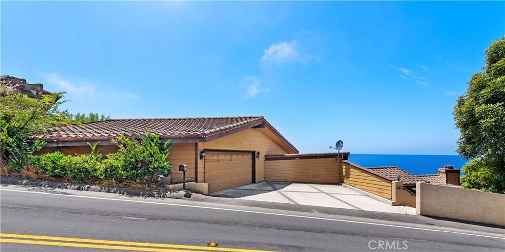 Laguna Beach, CA 92651,1055 SUMMIT DR