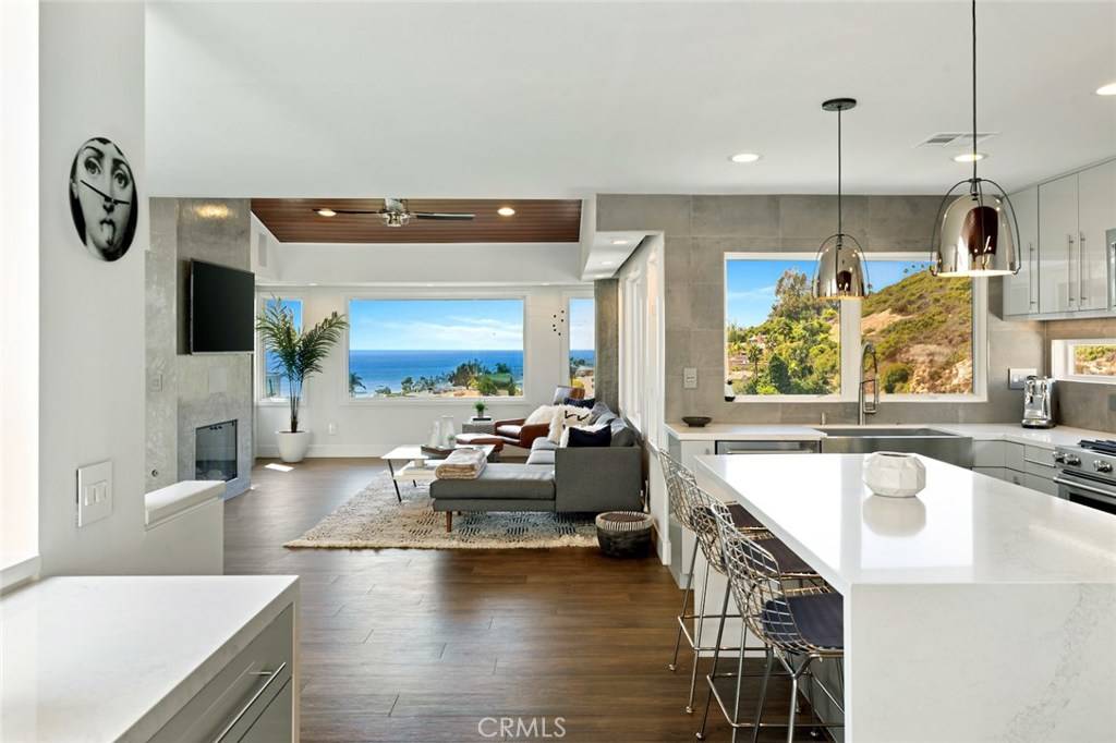 Laguna Beach, CA 92651,546 Temple Hills DR