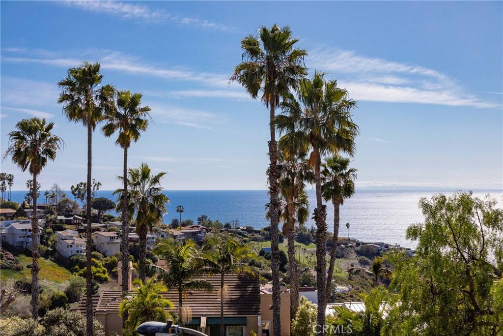 Laguna Beach, CA 92651,2240 Hillview DR