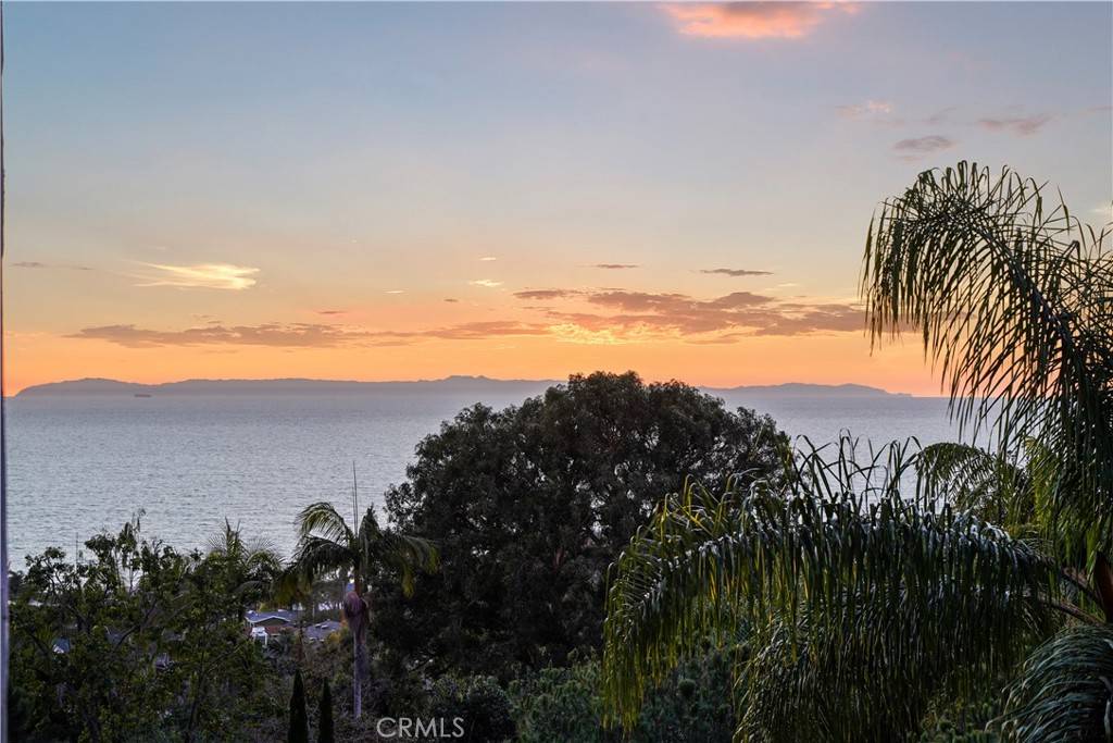 Laguna Beach, CA 92651,678 Diamond ST