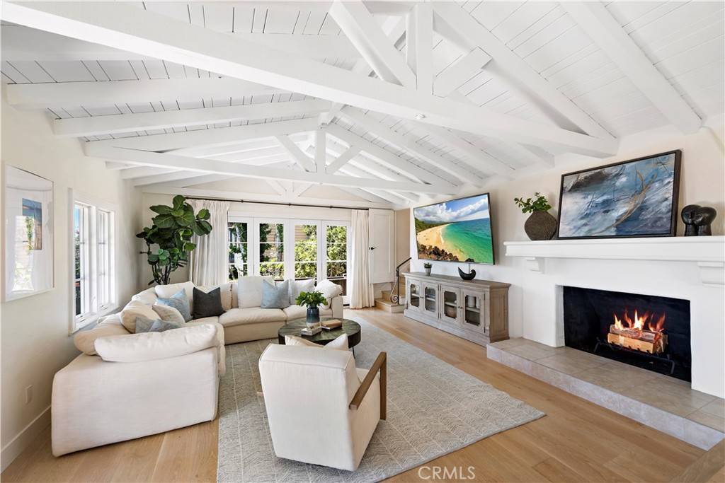 Laguna Beach, CA 92651,802 Rembrandt DR