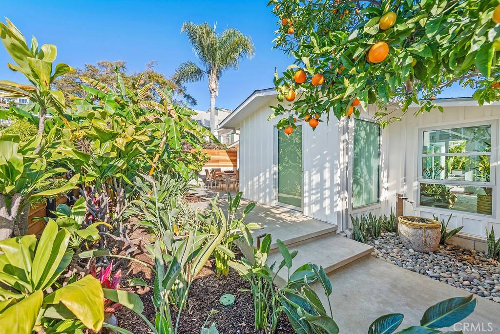 Laguna Beach, CA 92651,239 Fairview ST