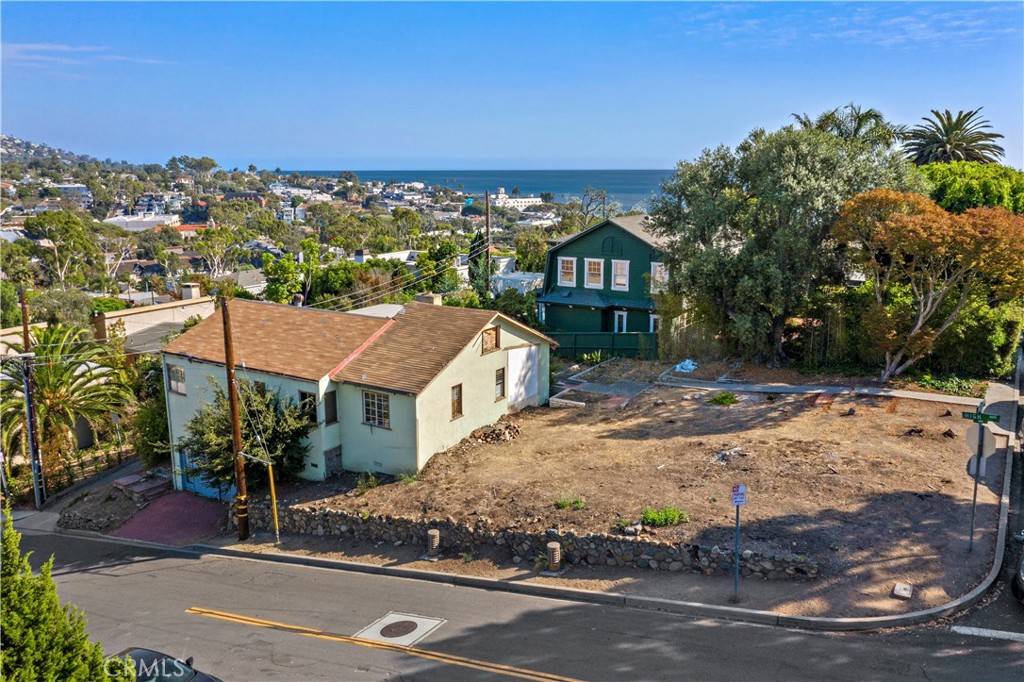 Laguna Beach, CA 92651,195 High DR