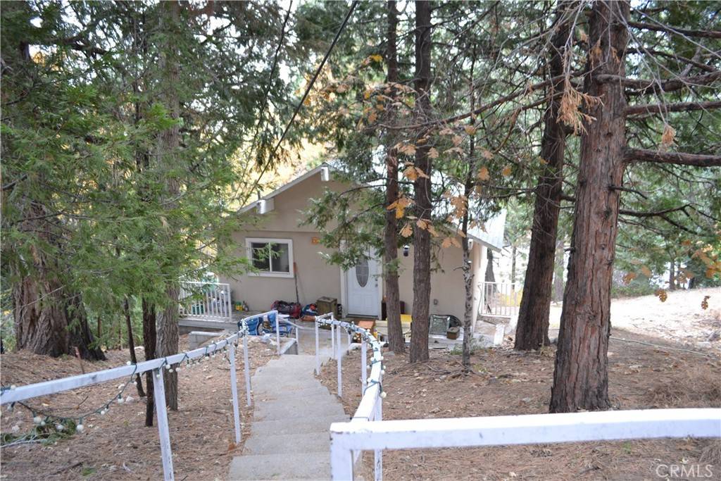 Running Springs, CA 92382,30902 Live Oak DR