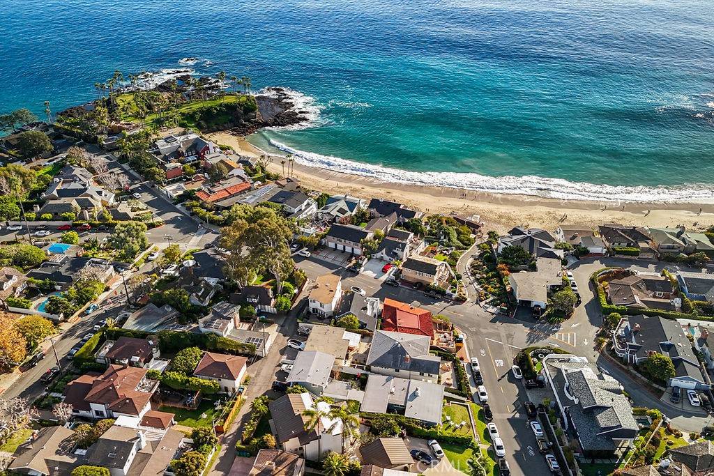 Laguna Beach, CA 92651,1259 Cliff DR