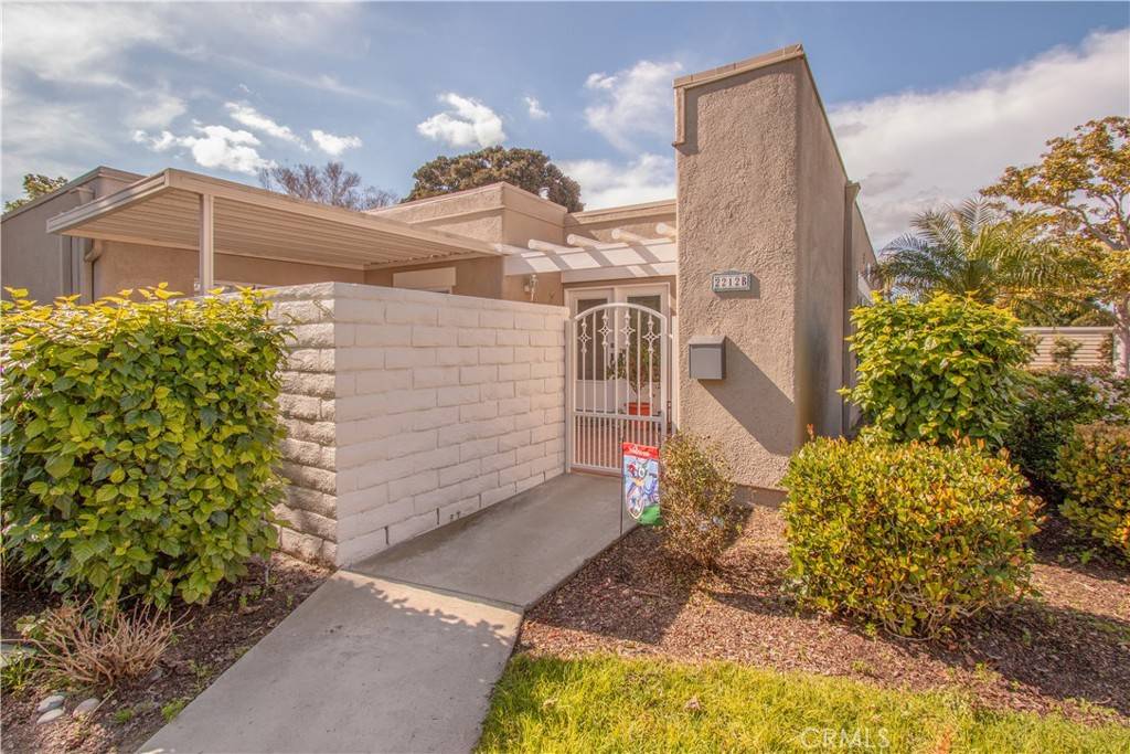 Laguna Woods, CA 92637,2212 Via Mariposa E #B