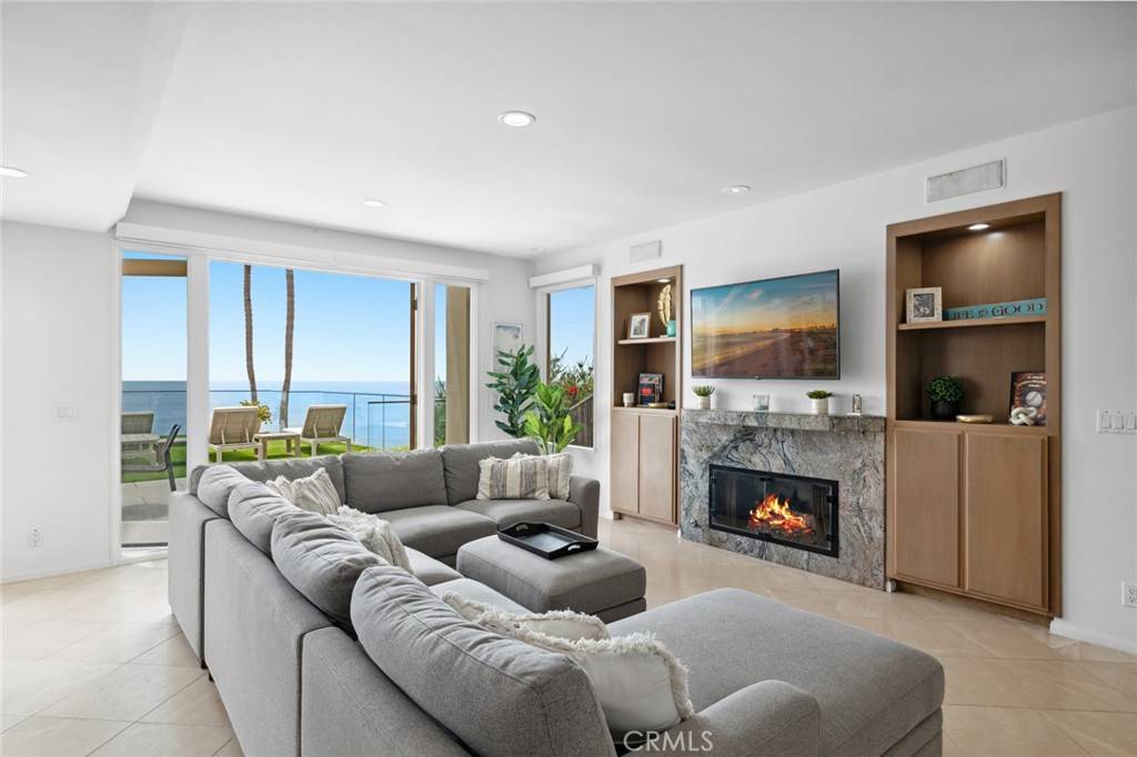 Laguna Beach, CA 92651,921 Gaviota