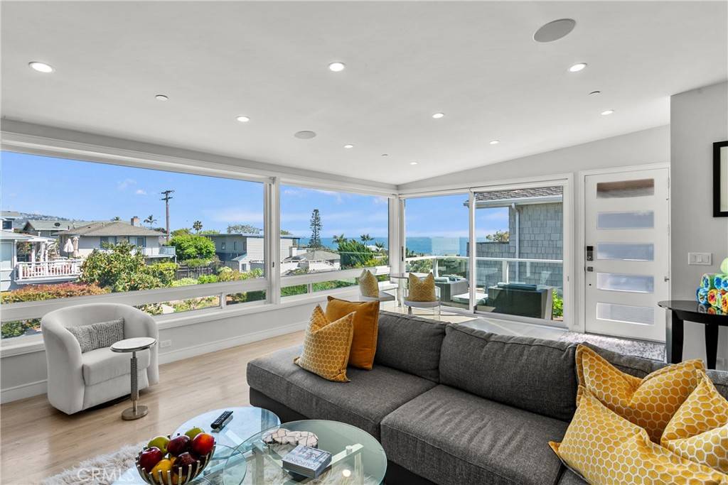 Laguna Beach, CA 92651,166 Fairview ST