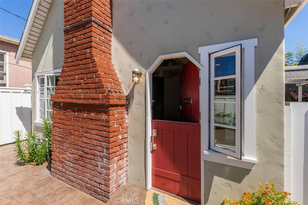 Laguna Beach, CA 92651,533 Lombardy Lane