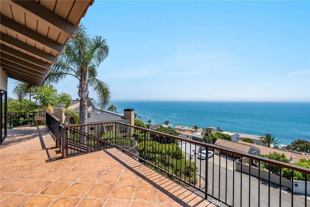 Laguna Beach, CA 92651,31532 Holly DR