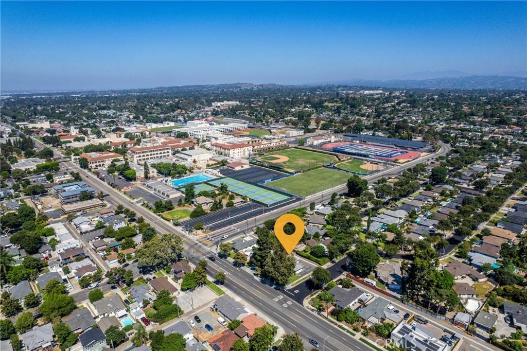 Fullerton, CA 92831,613 E Chapman AVE