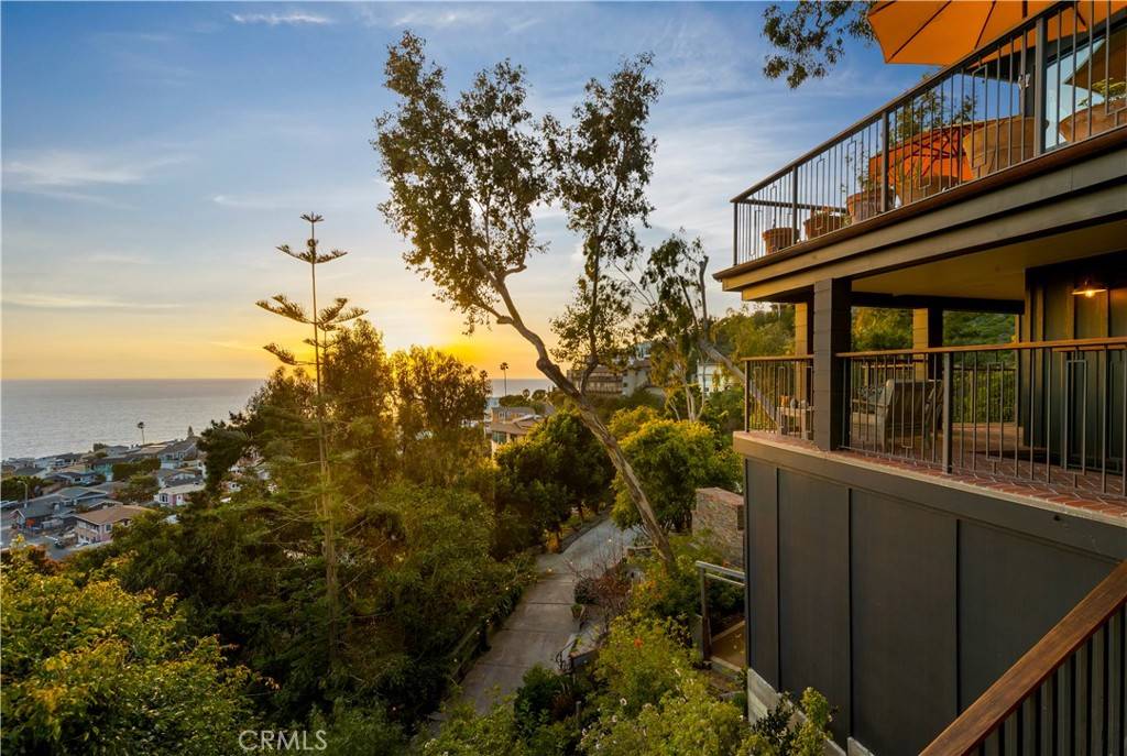 Laguna Beach, CA 92651,400 Ashton DR