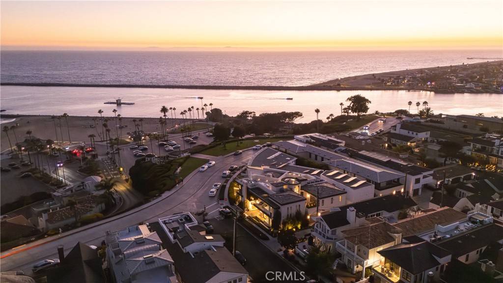 Corona Del Mar, CA 92625,2928 Ocean BLVD