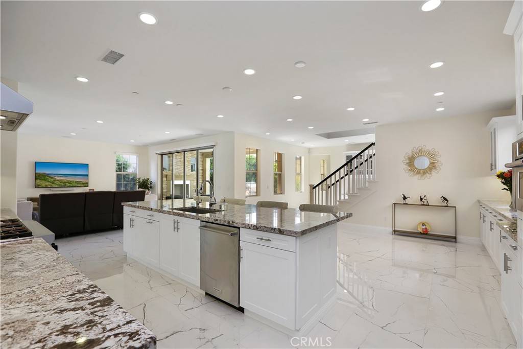 Tustin, CA 92782,296 Barnes RD
