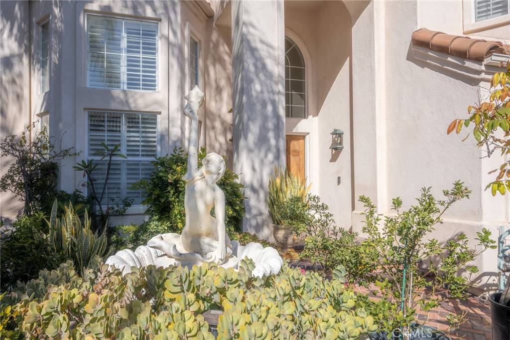 Laguna Hills, CA 92653,25661 Raintree RD