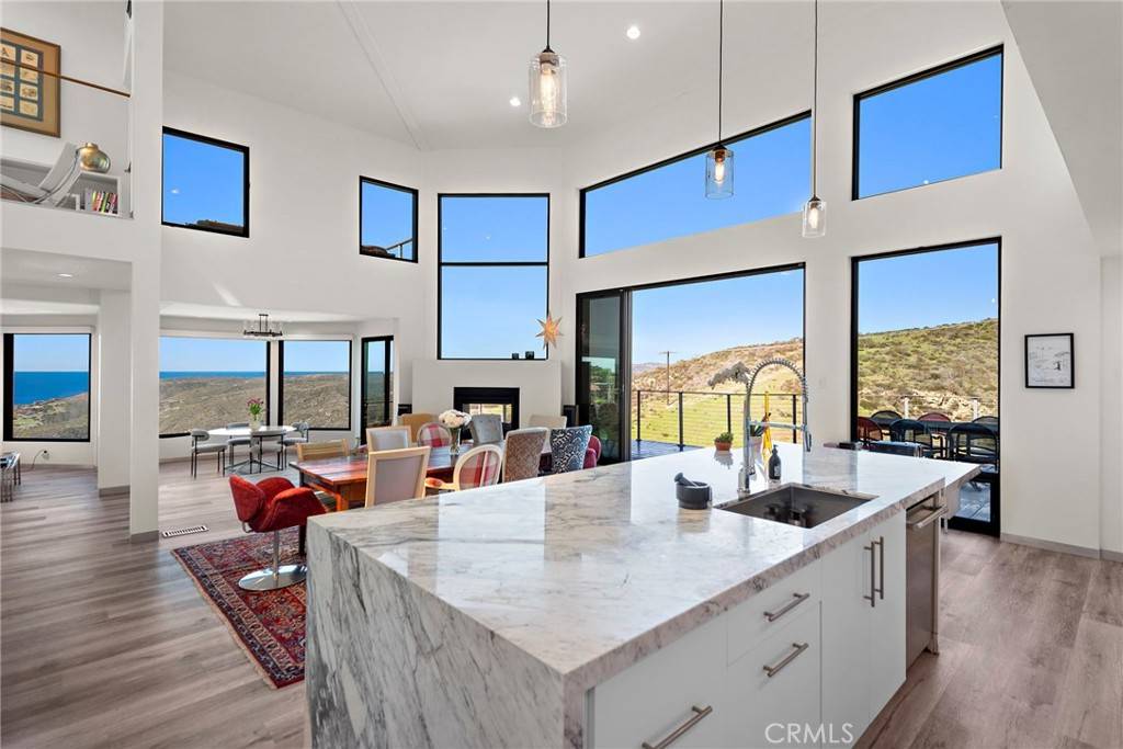 Laguna Beach, CA 92651,2590 Park AVE