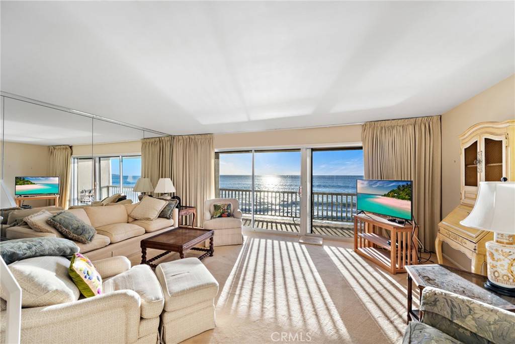 Laguna Beach, CA 92651,90 Blue Lagoon