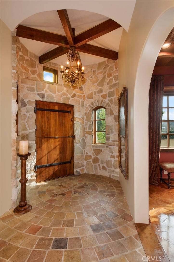 Laguna Beach, CA 92651,1330 Temple Hills DR