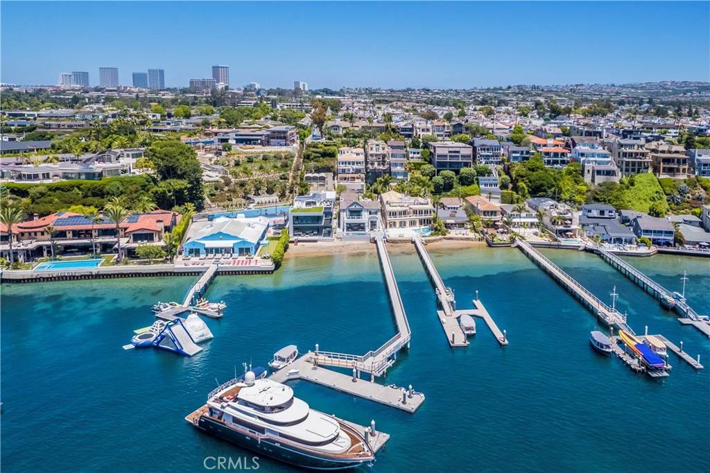 Corona Del Mar, CA 92625,2209 Bayside DR