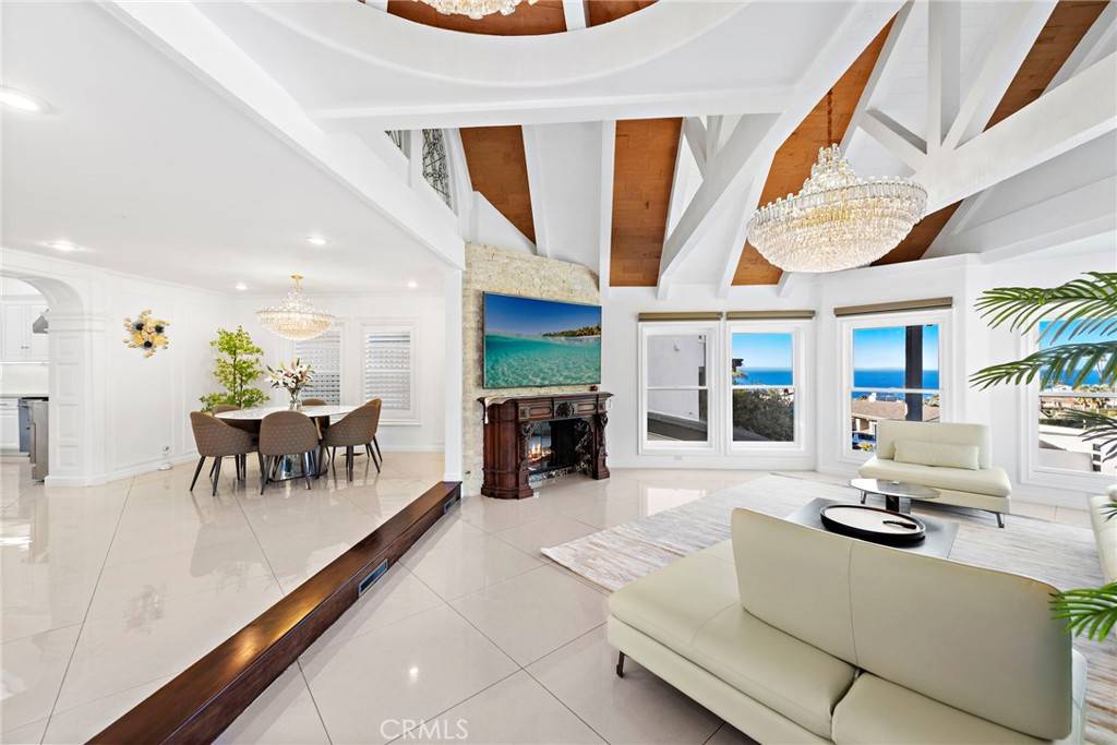 Laguna Beach, CA 92651,530 Temple Hills DR