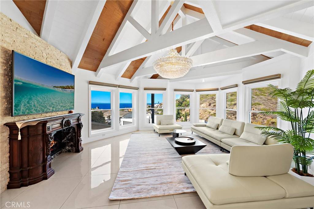Laguna Beach, CA 92651,530 Temple Hills DR