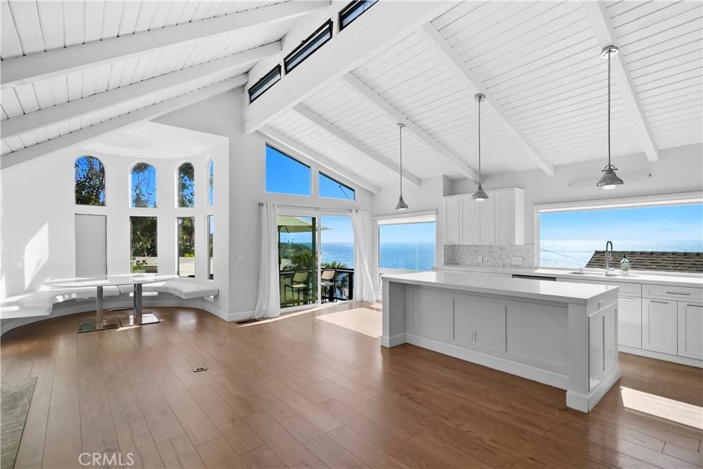 Laguna Beach, CA 92651,31902 Circle DR