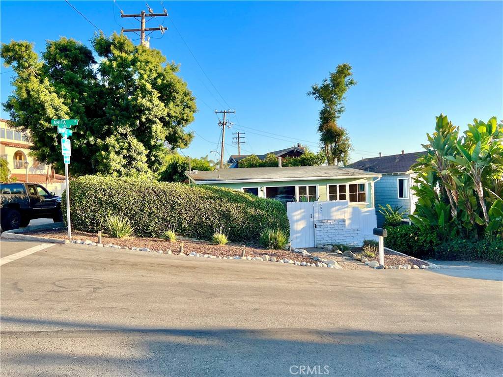 Laguna Beach, CA 92651,697 Anita ST