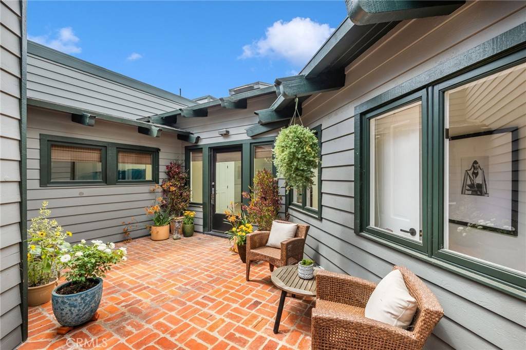 Laguna Beach, CA 92651,2335 Hillview Drive