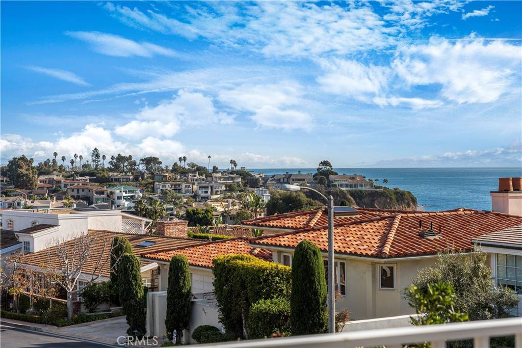 Laguna Beach, CA 92651,822 Emerald Bay