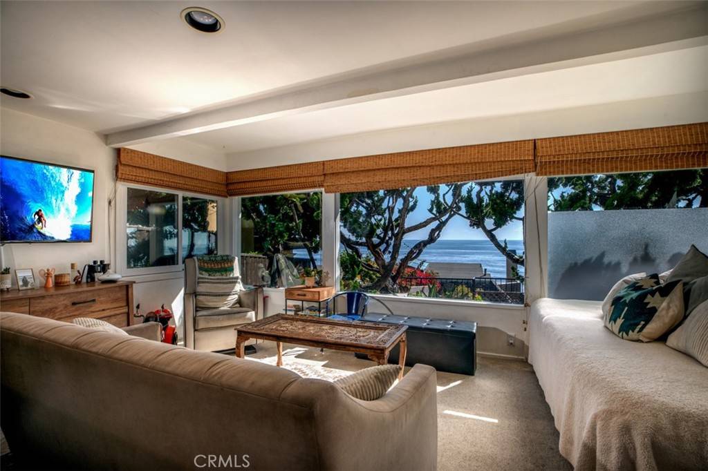 Laguna Beach, CA 92651,709 Gaviota DR