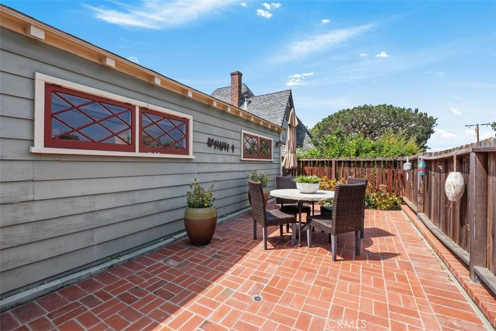 Laguna Beach, CA 92651,551 Anita ST
