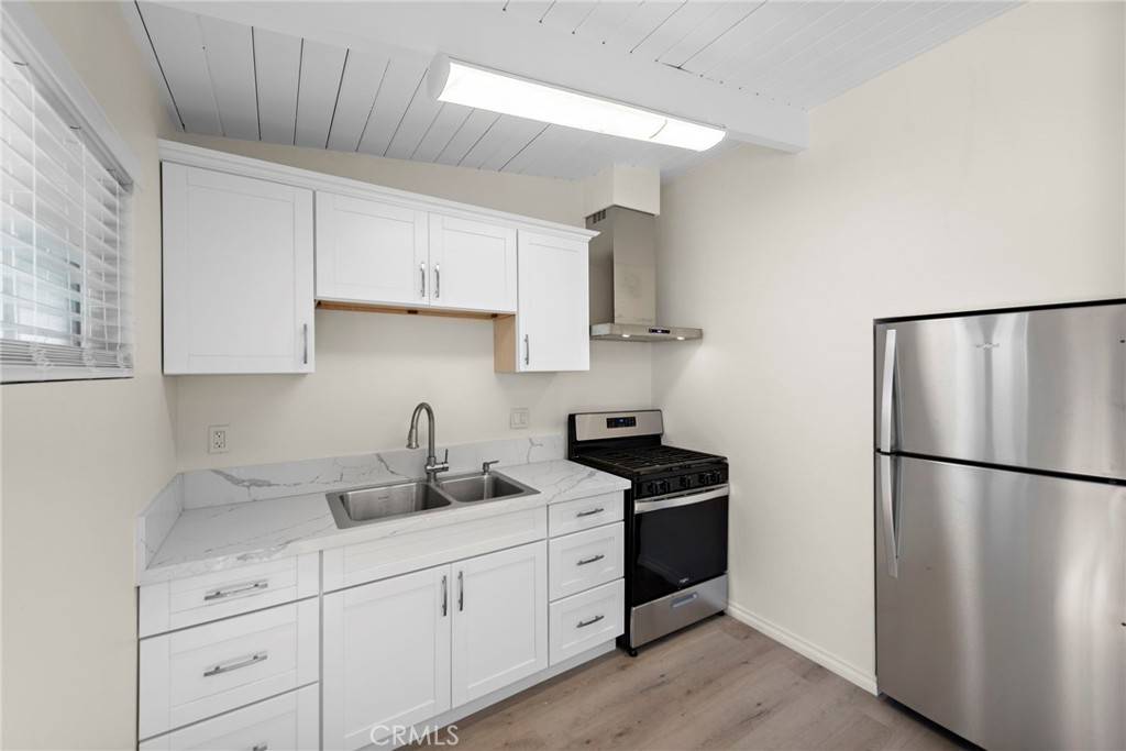 Laguna Beach, CA 92651,525 Catalina #B