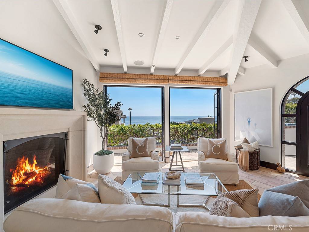 Laguna Beach, CA 92651,1292 Cliff DR