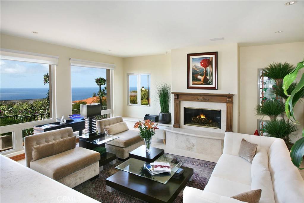 Laguna Beach, CA 92651,1060 Skyline DR