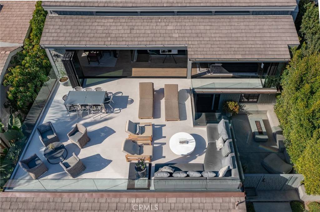 Laguna Beach, CA 92651,998 EMERALD BAY
