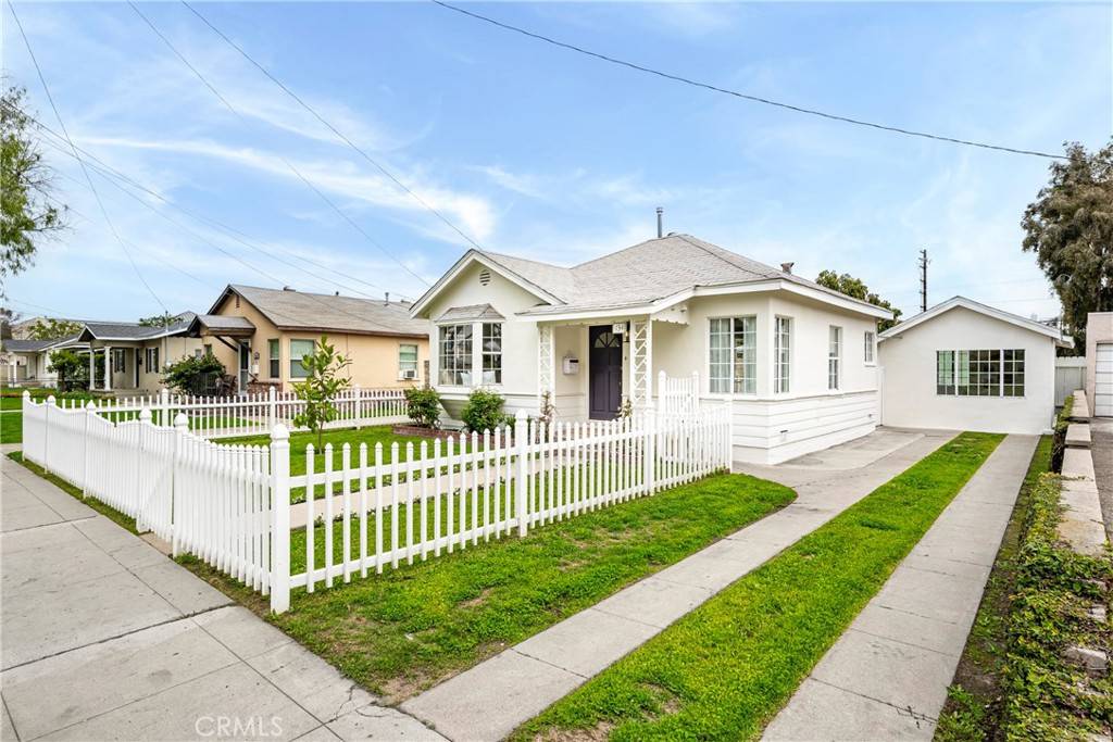 Fullerton, CA 92833,134 N Orange AVE
