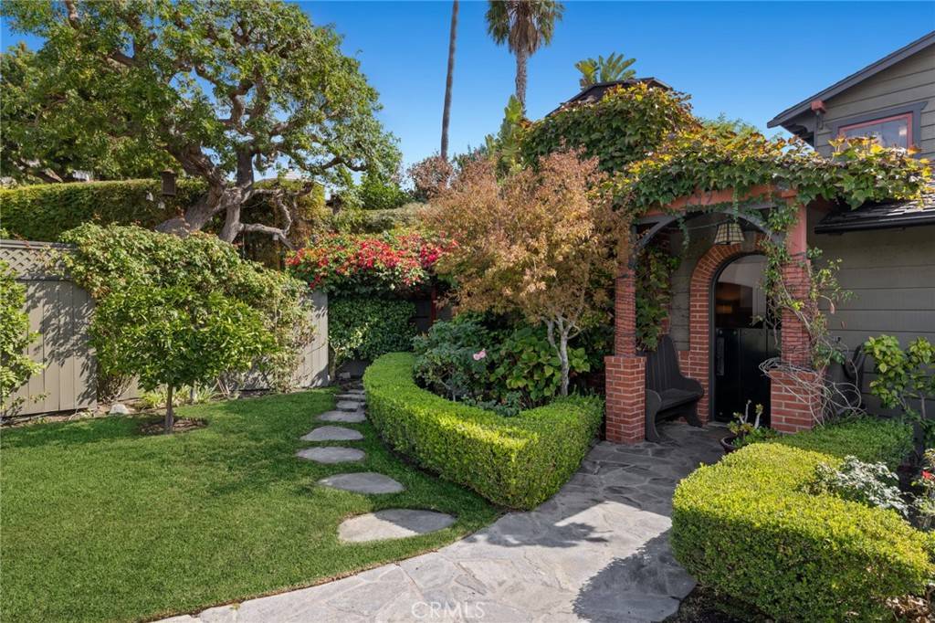 Laguna Beach, CA 92651,649 Anita ST