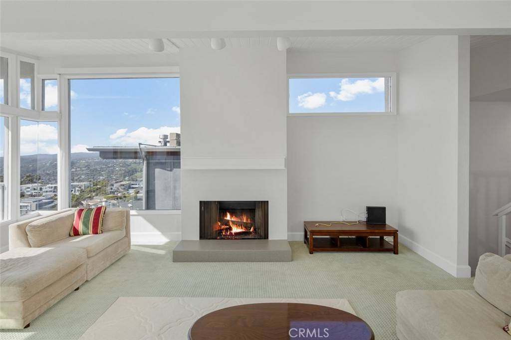 Laguna Beach, CA 92651,963 Santa Ana ST